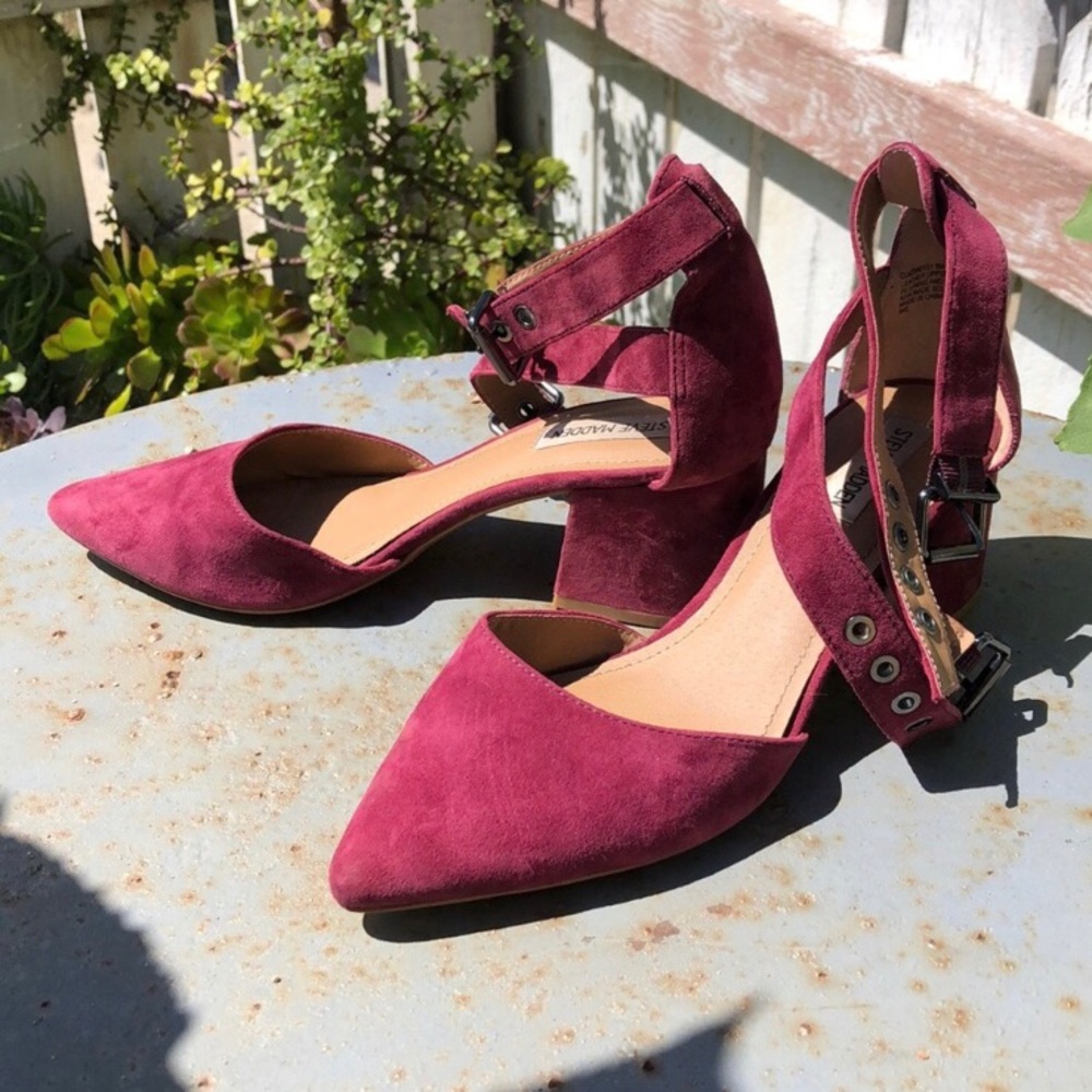 Fuchsia pumps